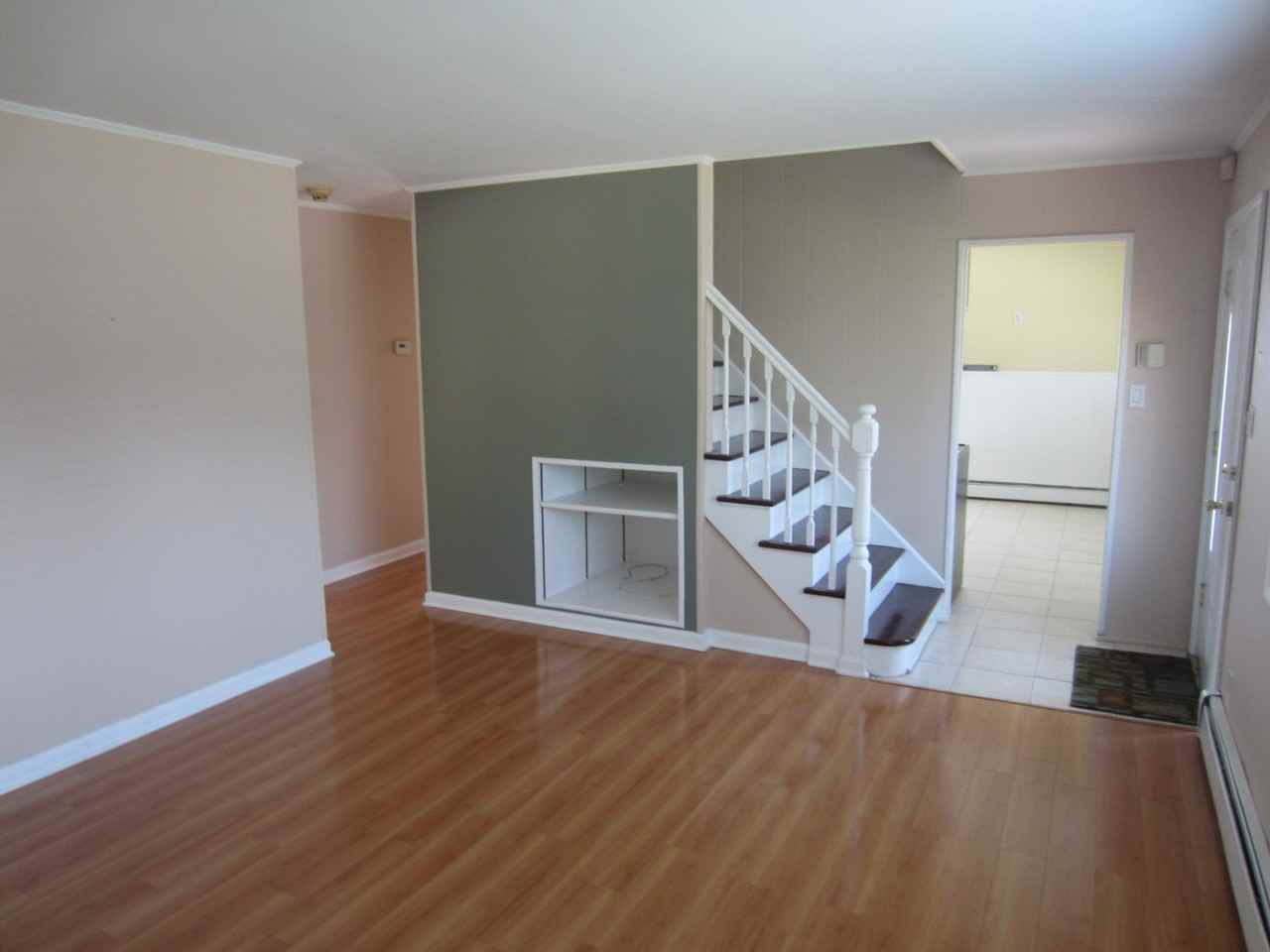 18 Texas Ct - Photo 2 of 16