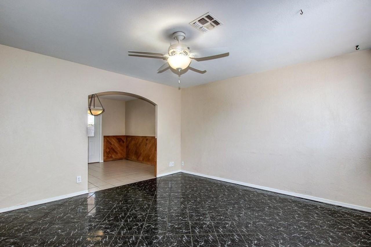 2947 W St Moritz Ln - Photo 2 of 14