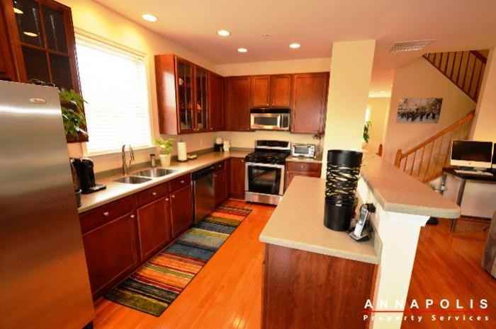 835 Freeland Ct - Photo 2 of 29