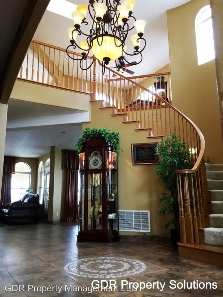 2 Coyote Run - Photo 3 of 46