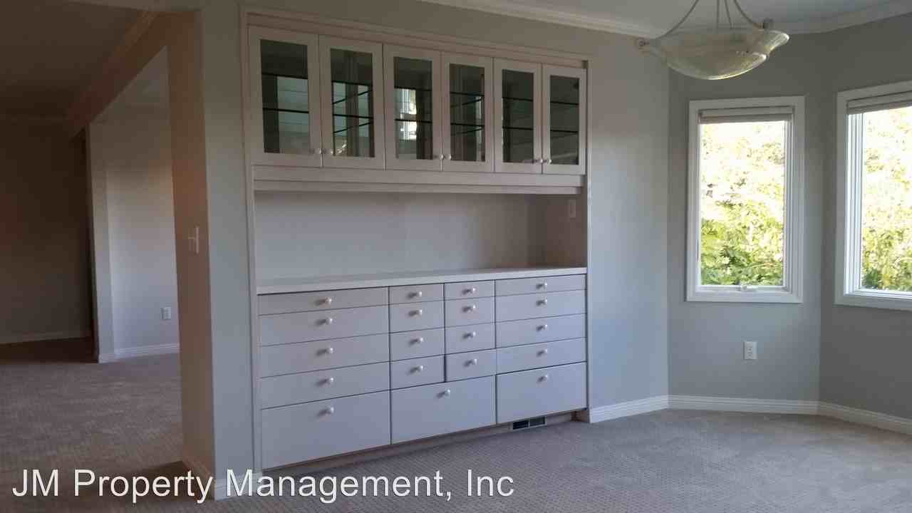 785 Silvergate Ave - Photo 3 of 11