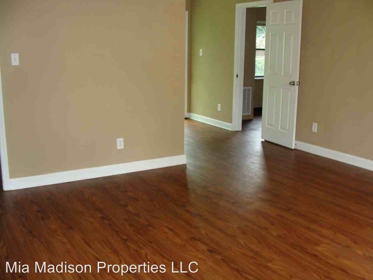 2219 Bartlett Dr - Photo 2 of 13