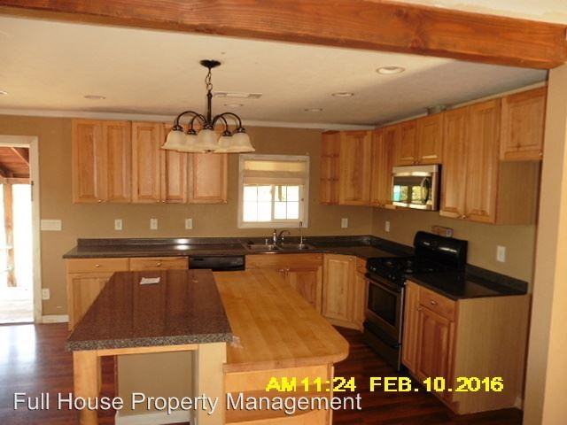 22210 Cypress Ave - Photo 2 of 10