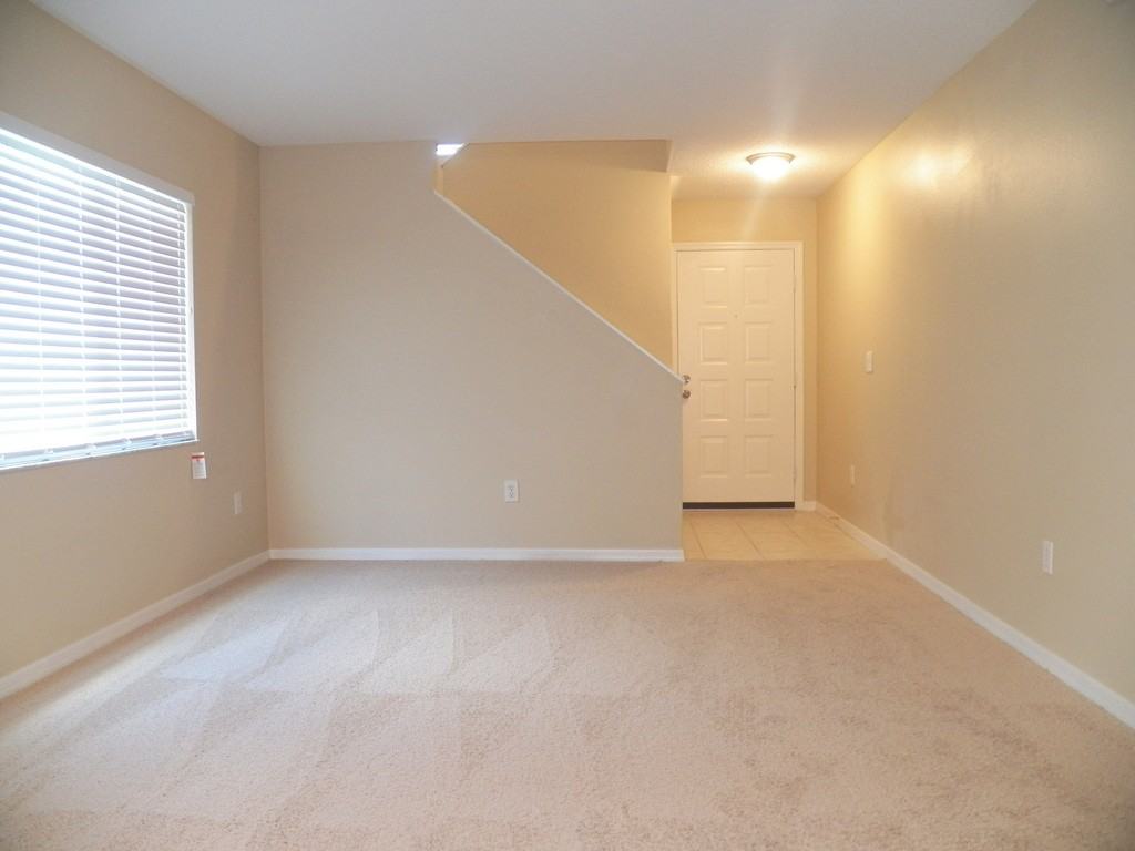 1642 Prowmore Dr - Photo 3 of 15