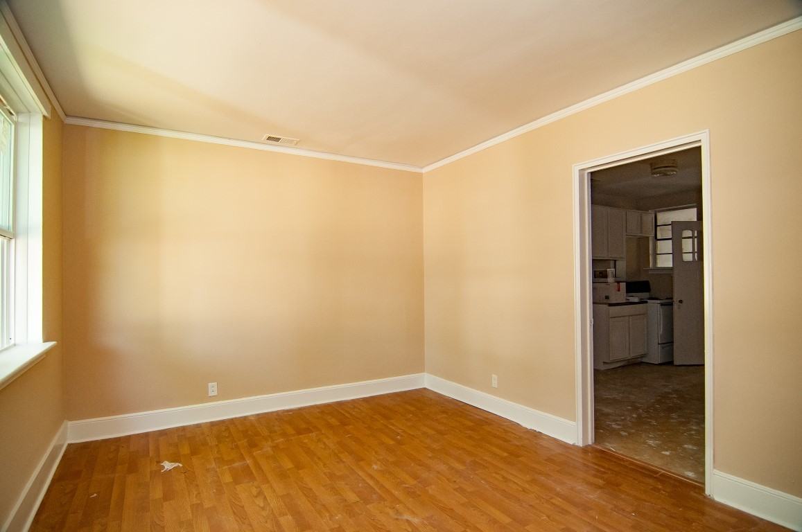 1018 Munsen Spring Dr - Photo 2 of 15