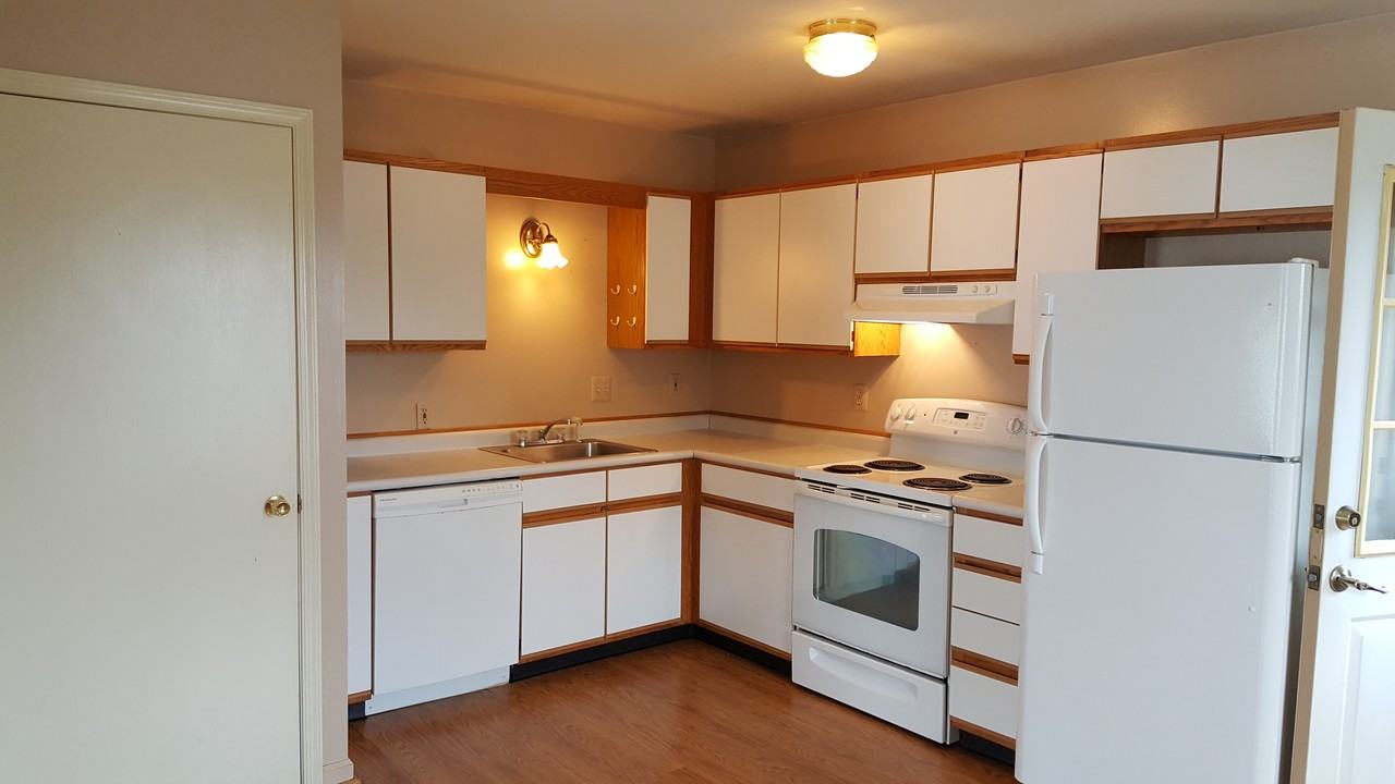 482 Sunset Street - Photo 2 of 18