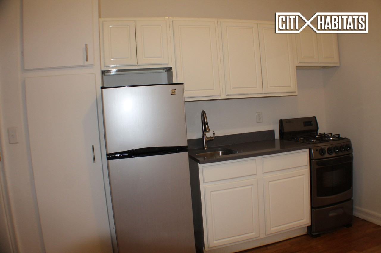 Thompson St 3D, New York, NY 10012 1 Bedroom Apartment for Rent