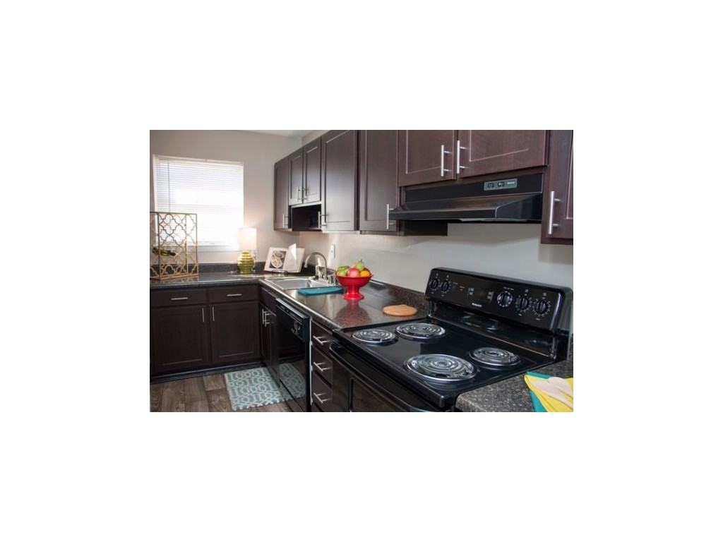 Ashford Pointe - Photo 2 of 9