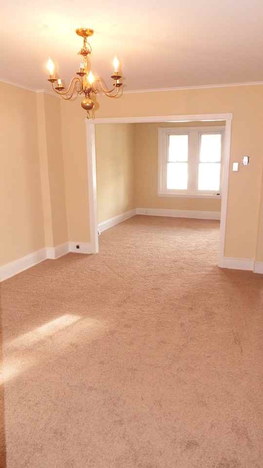 324 Iona Ave - Photo 3 of 8