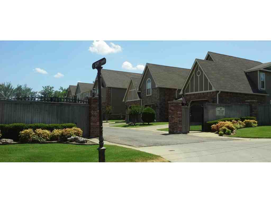 Sydney Court Townhomes - Photo 3 of 18