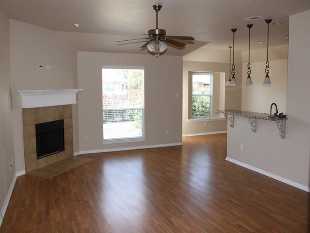 240 Chesterfield Cir - Photo 2 of 10