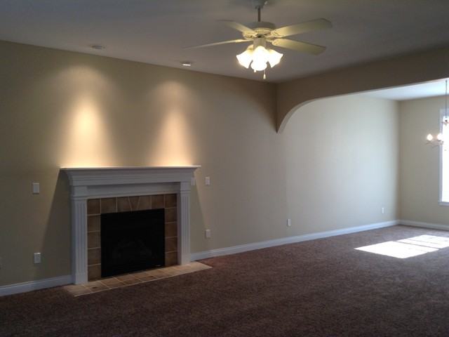 2425 Chloe Dr - Photo 2 of 13