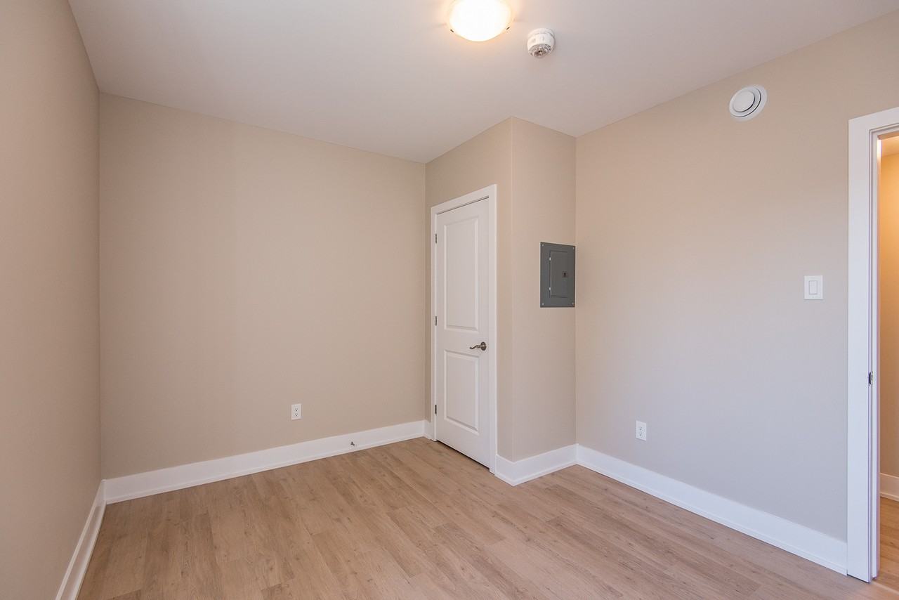 176 Greenfield Avenue - Photo 2 of 7
