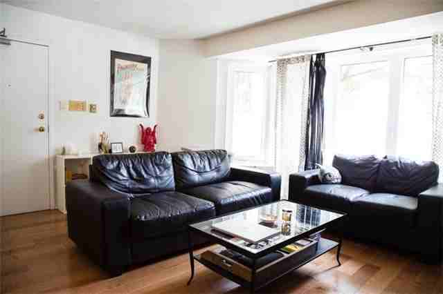 98 Trinity St - Photo 3 of 8