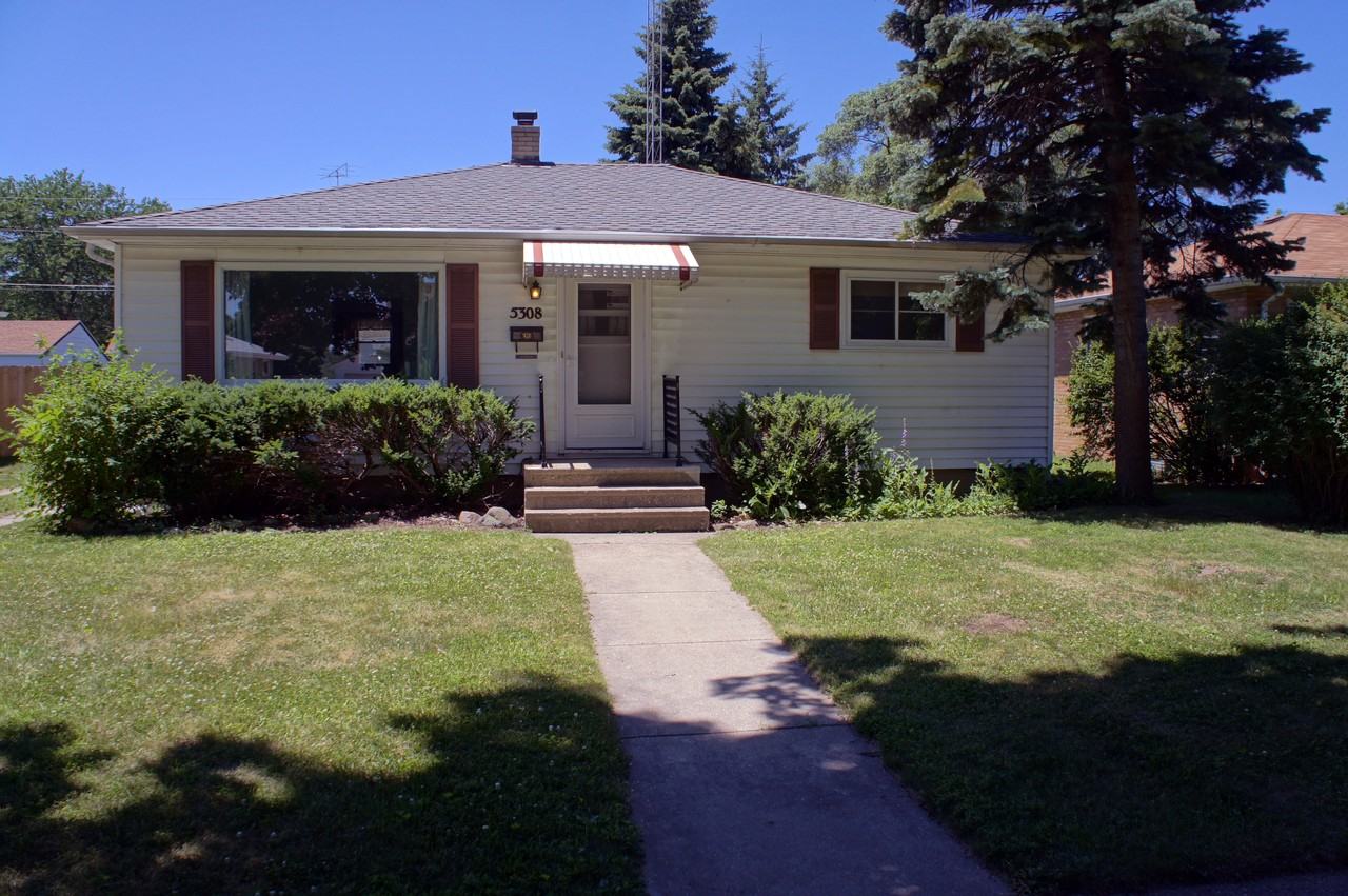 5308 38th Avenue - Photo 2 of 22