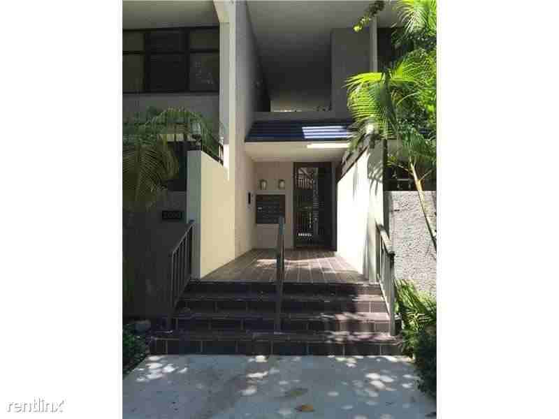 2666 Tigertail Ave #205