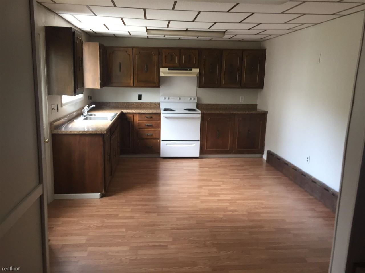 603 W Race St - Photo 2 of 9