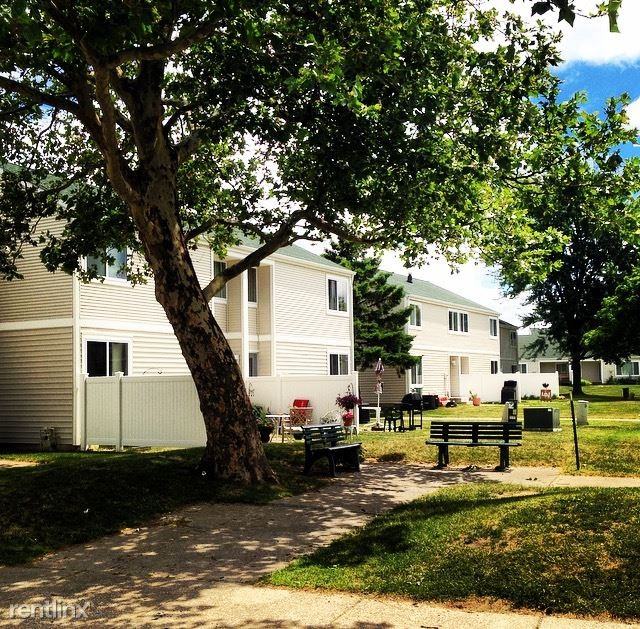 Meadow Lanes Townhomes Apartments 287 Meadow Ln Dr, Holland, MI 49423