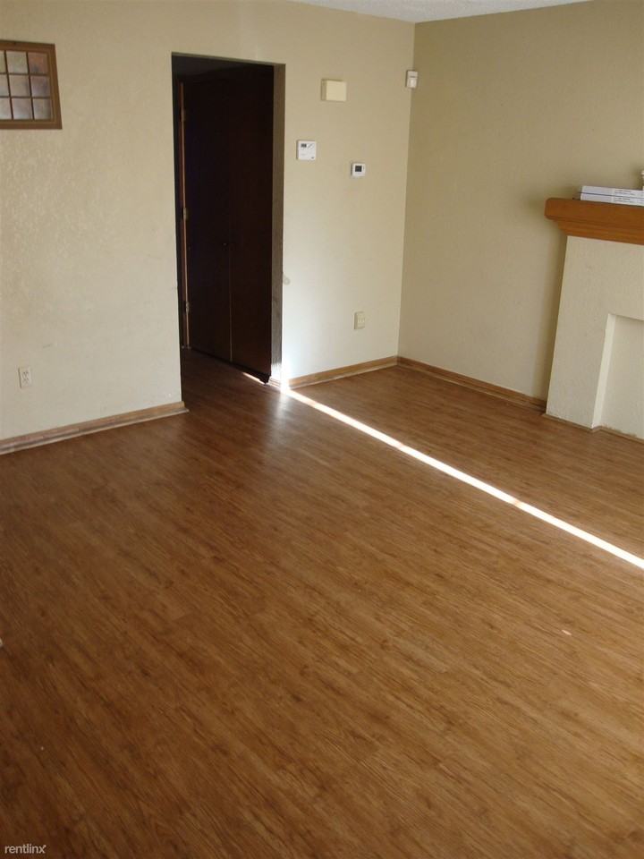 1413 N Rockwell Ave - Photo 2 of 10