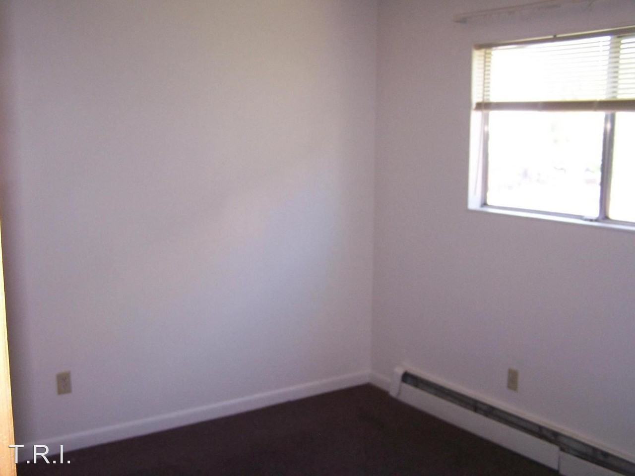 2025 4th Avenue - Photo 2 of 5