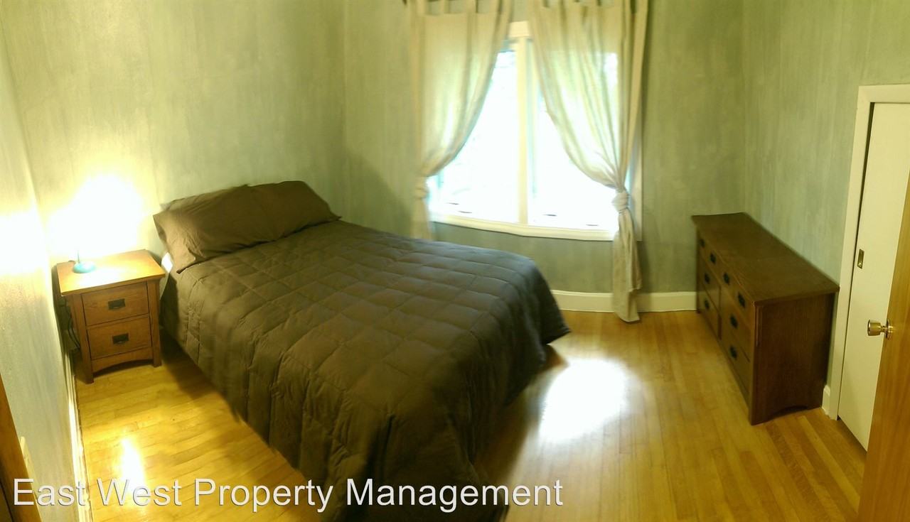 301 E Locust St - Photo 2 of 22