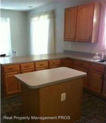 13665 Paddock Ct - Photo 3 of 13