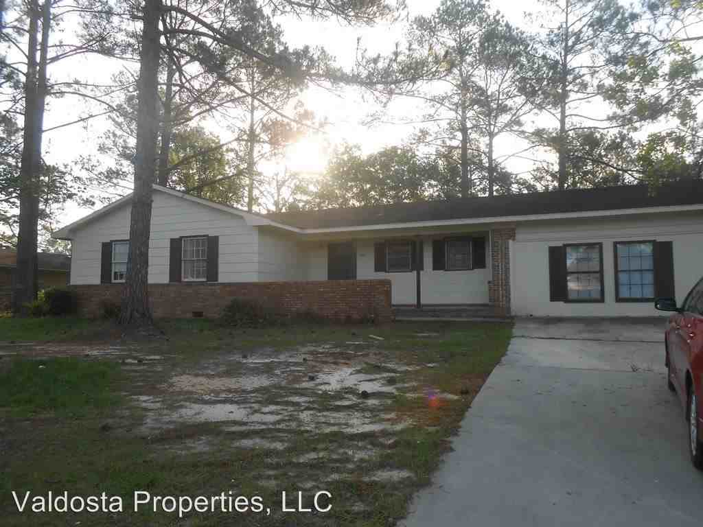 2901 Remington Ave, Valdosta, GA 31602 3 Bedroom House for 795/month