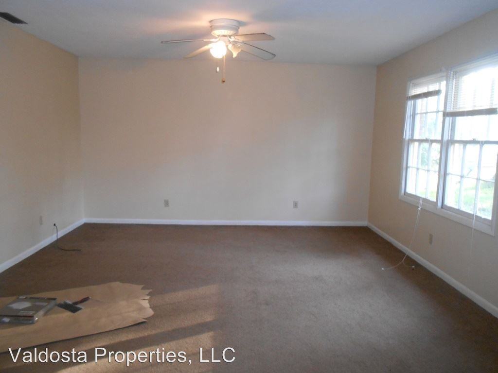 2901 Remington Ave, Valdosta, GA 31602 3 Bedroom House for 795/month