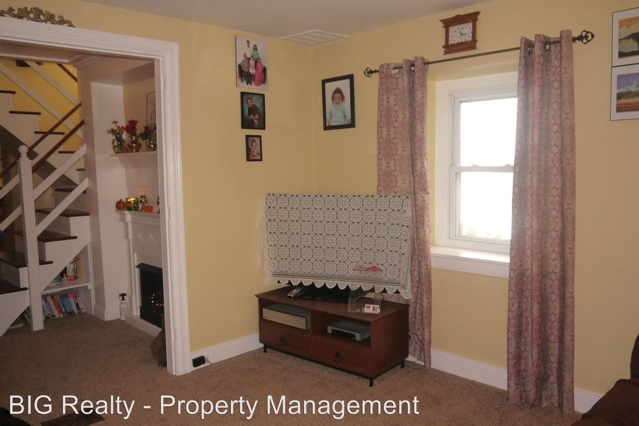 112 N Main St - Photo 3 of 24