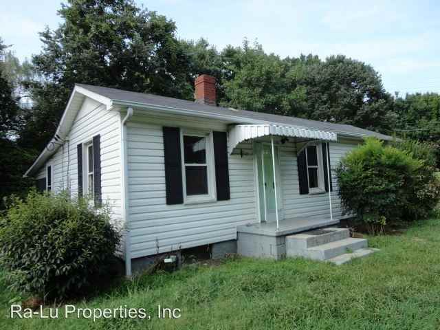 2816 Martin St - Photo 3 of 11