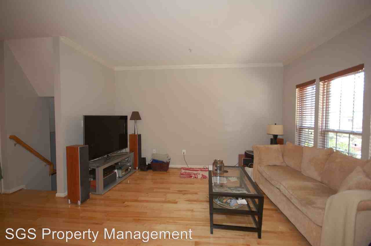 6099 Madison Pointe Ct - Photo 3 of 28