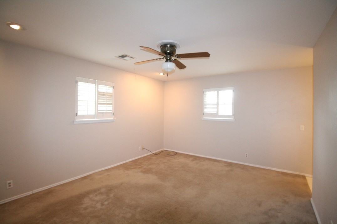 2501 NW 114th St - Photo 3 of 13