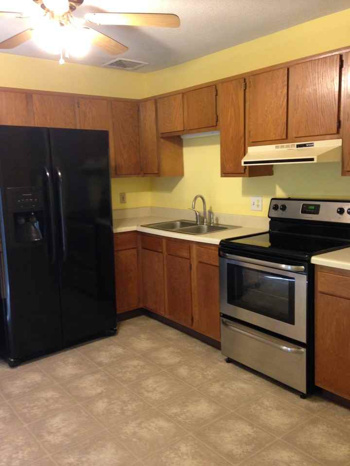 4 Walnut Mill Ln - Photo 2 of 11