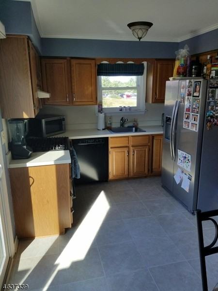 322 Larch Ct - Photo 3 of 12