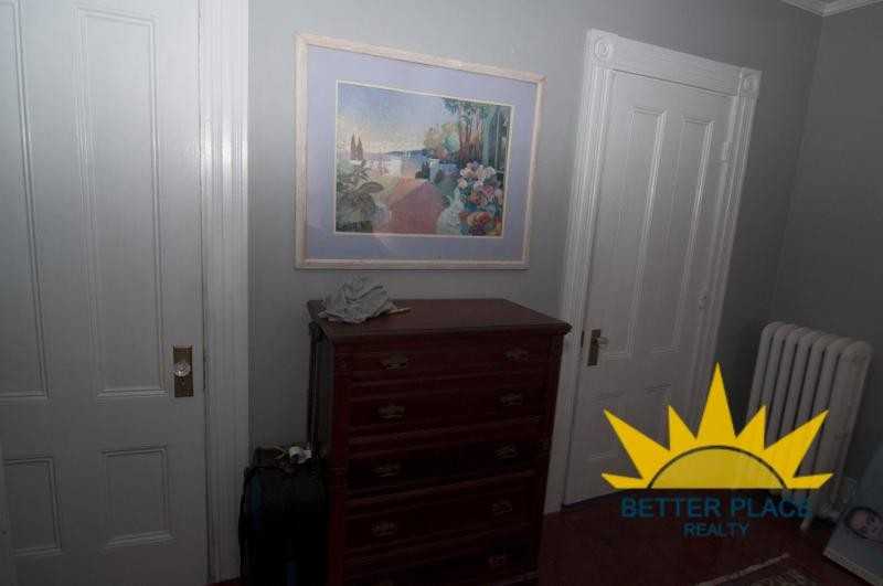 395 Lexington St - Photo 3 of 17