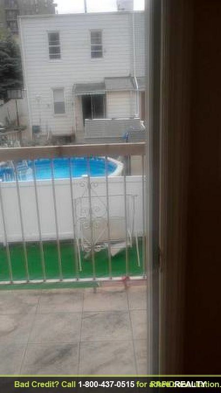 71-30 66th Road 2nd floor - Photo 3 of 7