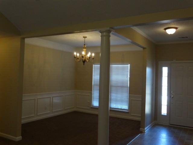 1903 Heathers Ct - Photo 2 of 9