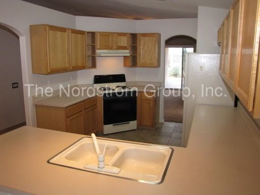 2549 W Saguaro Bluffs Dr - Photo 3 of 12