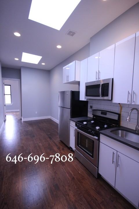 Knickerbocker Ave & Jefferson St #3