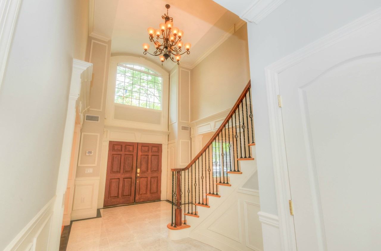 41 Ross Ave - Photo 3 of 23