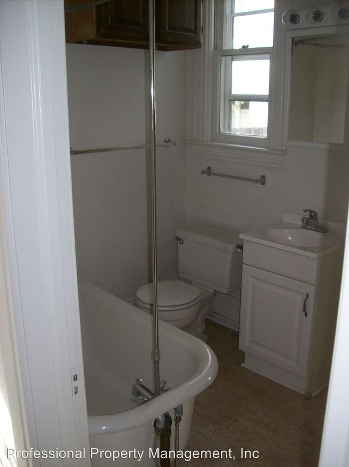 320 S 4th St W - Photo 3 of 10