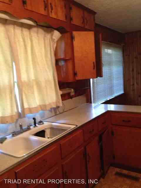 226 Charles Ave - Photo 2 of 8