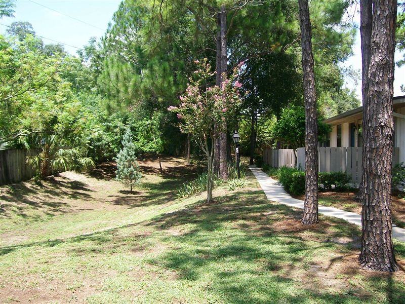 Oak Ridge Apartments - Photo 2 of 3