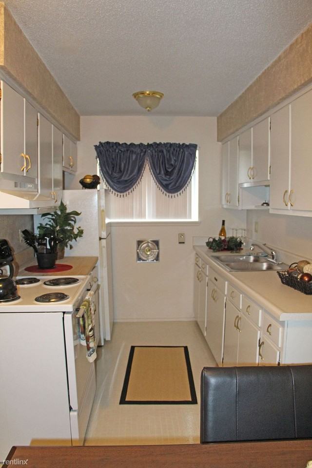 Hunters Ridge Apartments - Photo 2 of 9