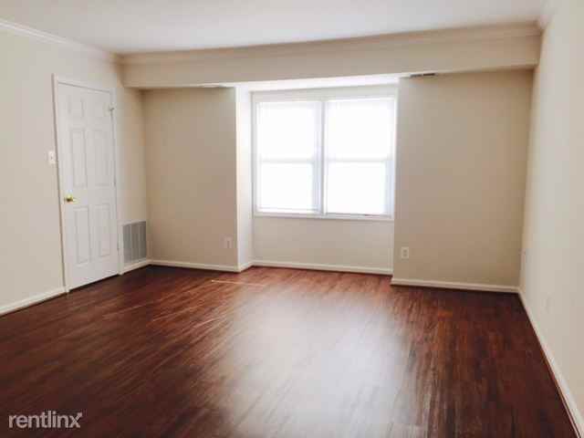 601 Piney Branch Way - Photo 2 of 4