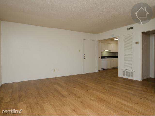 Oltorf and Congress - Photo 3 of 13