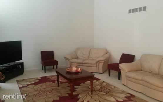 811 Grandview Dr - Photo 3 of 7