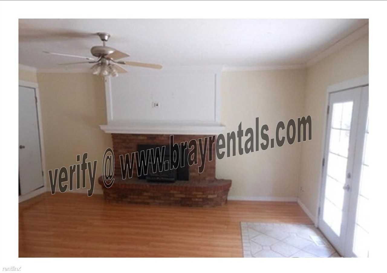 2679 Paradise Way - Photo 3 of 7