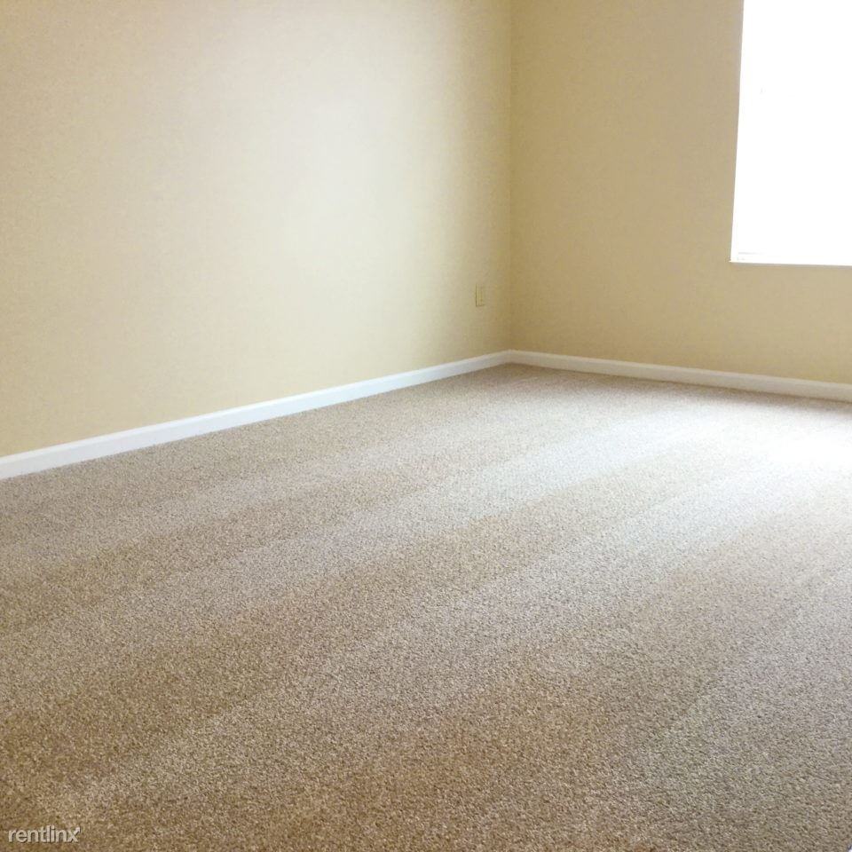 321 Creekstone Dr - Photo 3 of 10