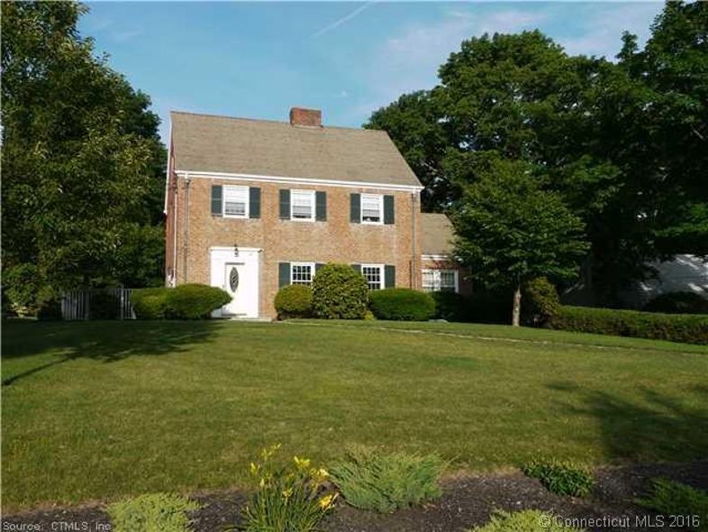 40 Woodland Ave, Bloomfield, CT 06002 4 Bedroom Apartment for 2,200